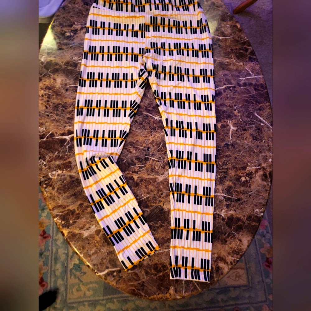 Lularoe Tall & Curvy MUSTARD PIANO KEYS Leggings 🦄 Multicolor Pattern TC